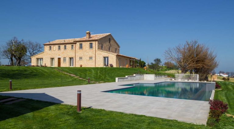 Farmhouse upon the hills of Senigallia