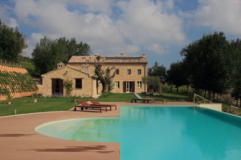 farmhouse in Morro d’Alba