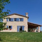 casale adibito a Bed and Breakfast a Cartoceto