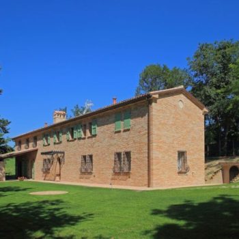 Restoration of a farmhouse in Filottrano