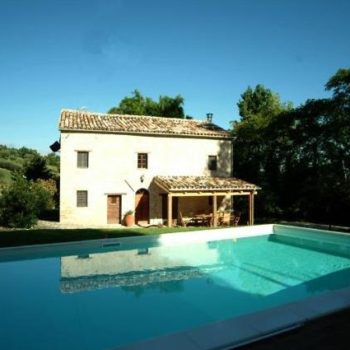 Ca’ del Pero, renovation of a farmhouse in Cingoli